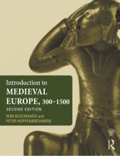 Samenvatting Introduction to Medieval Europe 300–1500 Afbeelding van boekomslag