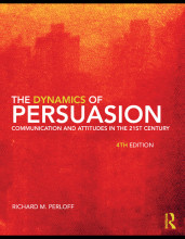 Samenvatting The Dynamics of Persuasion Communication and Attitudes in the Twenty-First Century Afbeelding van boekomslag